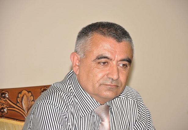AŞIQLAR BİRLİYİ NİYƏ HƏLƏ DƏ KİRAYƏDƏ YAŞAYIR?- LAQEYDLİK